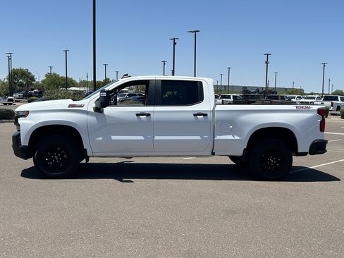 Used 2021 Chevrolet Silverado 1500 LT Trail Boss w/ Bed Protection Package AWD/4WD image 2