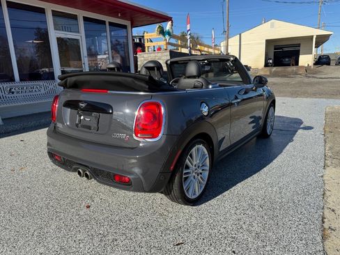 Used 2019 MINI Cooper S w/ Signature Upholstery Package image 21
