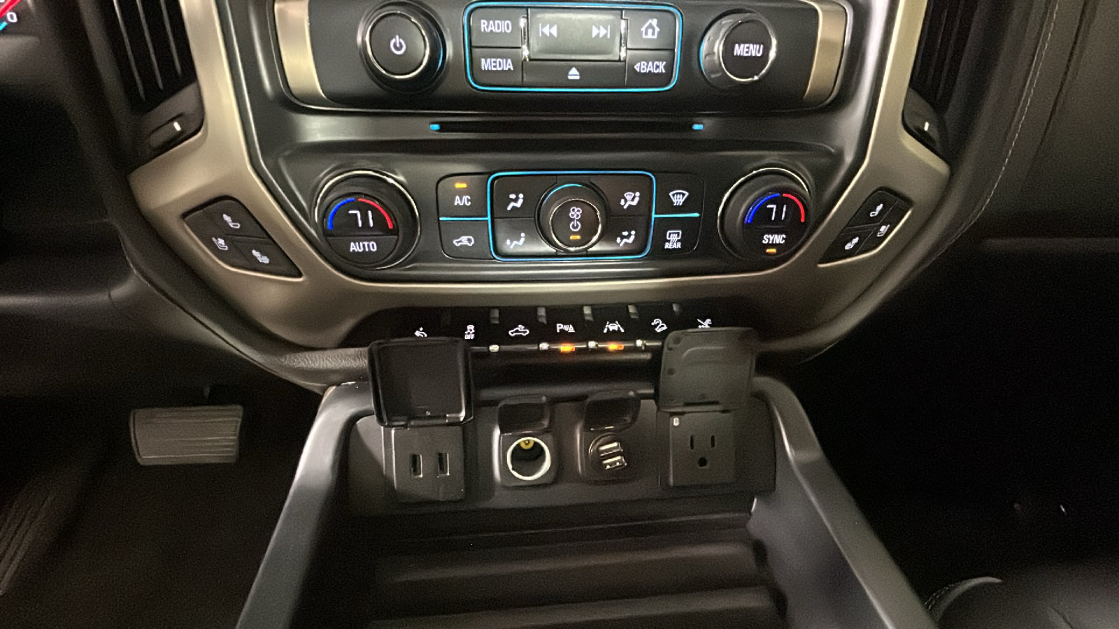 Used 2018 GMC Sierra 1500 Denali w/ Denali Ultimate Package AWD/4WD image 26