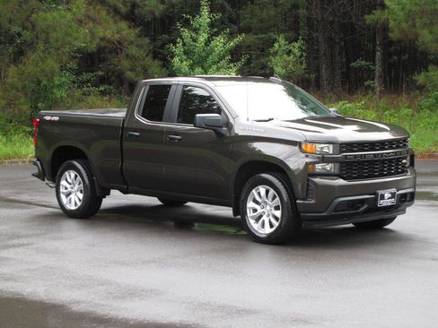 Used 2021 Chevrolet Silverado 1500 Custom AWD/4WD image 3