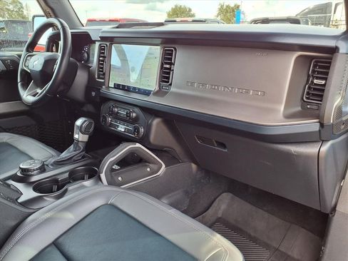 Used 2022 Ford Bronco Outer Banks image 11