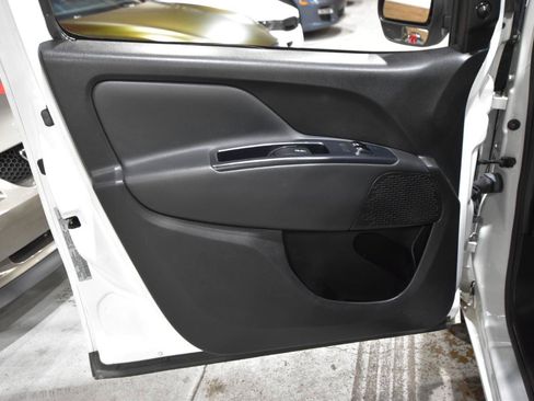 Used 2019 RAM ProMaster City Tradesman SLT FWD image 9