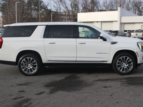 Used 2025 GMC Yukon XL Denali image 8