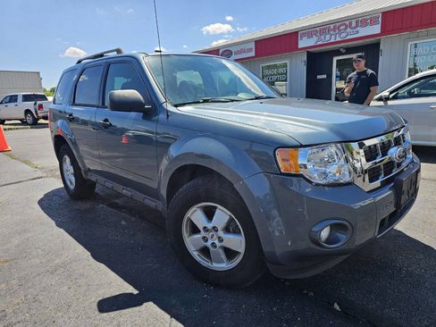 Used 2010 Ford Escape XLT AWD/4WD image 4