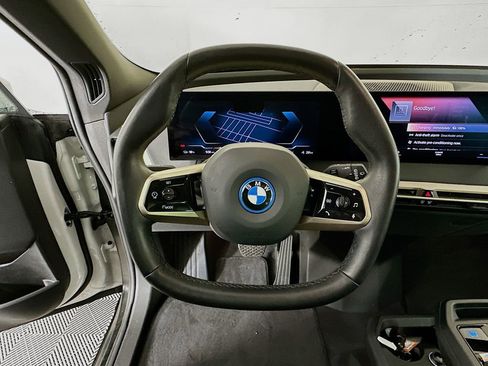 Used 2023 BMW iX xDrive50 w/ Sport Package image 15