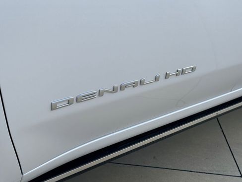 Used 2025 GMC Sierra 3500 Denali Ultimate image 17