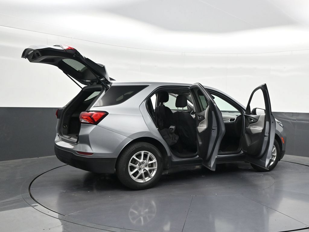 Used 2023 Chevrolet Equinox LS w/ LS Convenience Package FWD image 34