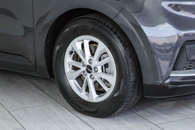 Used 2023 Kia Carnival LX FWD image 58