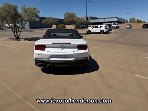 Used 2025 Ford Mustang Premium RWD image 4