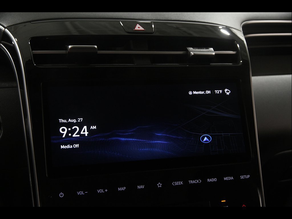 Certified 2024 Hyundai Tucson Limited AWD/4WD image 9