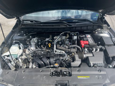 Used 2025 Nissan Altima 2.5 SV FWD image 32