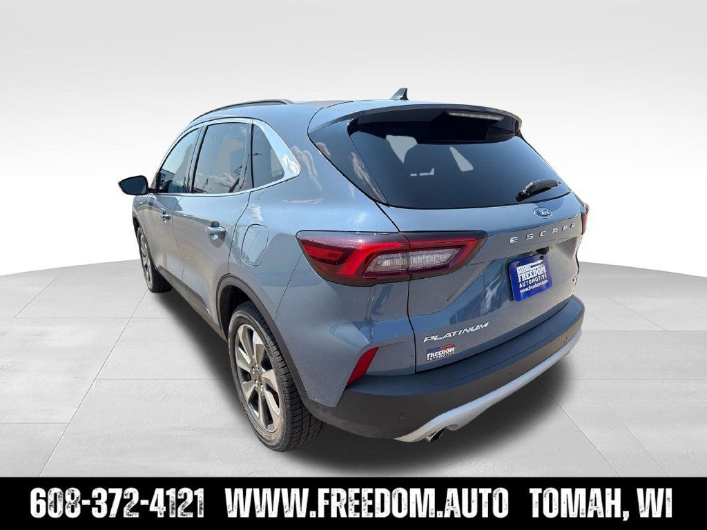 Used 2025 Ford Escape Platinum AWD/4WD image 3