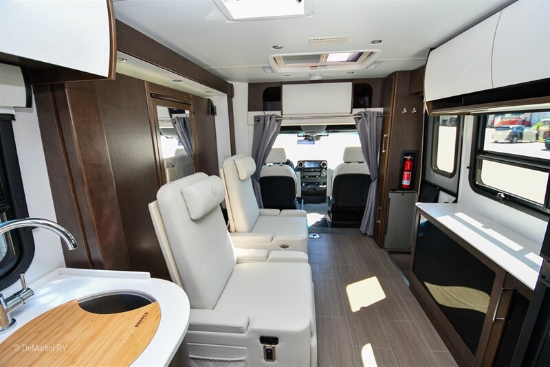Used 2019 Mercedes-Benz Sprinter 170 image 5