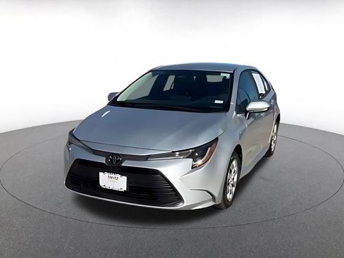 Used 2025 Toyota Corolla LE image 16