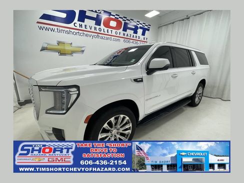 Used 2022 GMC Yukon XL Denali AWD/4WD image 1