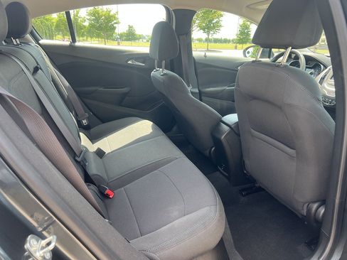 Used 2017 Chevrolet Cruze LT w/ Convenience Package FWD image 13