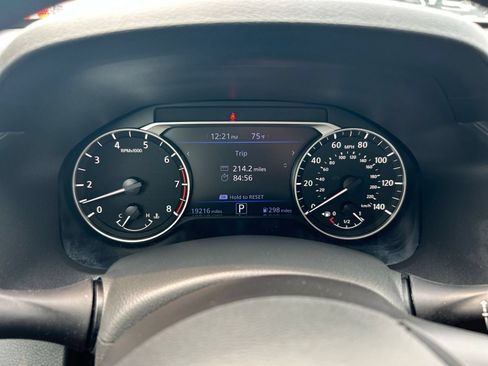 Used 2025 Nissan Altima 2.5 SV FWD image 35