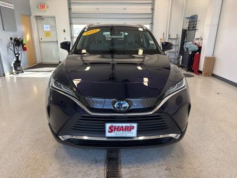 Used 2021 Toyota Venza XLE w/ Softex Package image 4