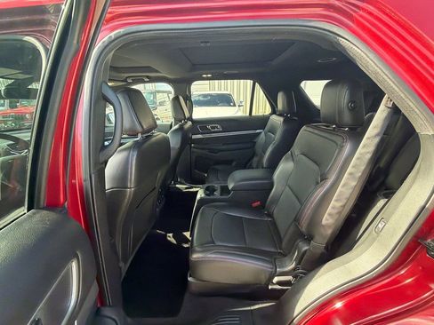 Used 2018 Ford Explorer Sport AWD/4WD image 10