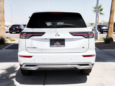 New 2025 Mitsubishi Outlander SE image 7