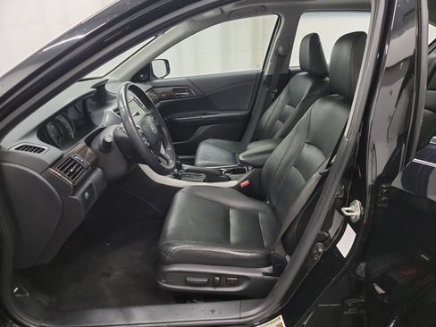 Used 2017 Honda Accord EX-L image 6