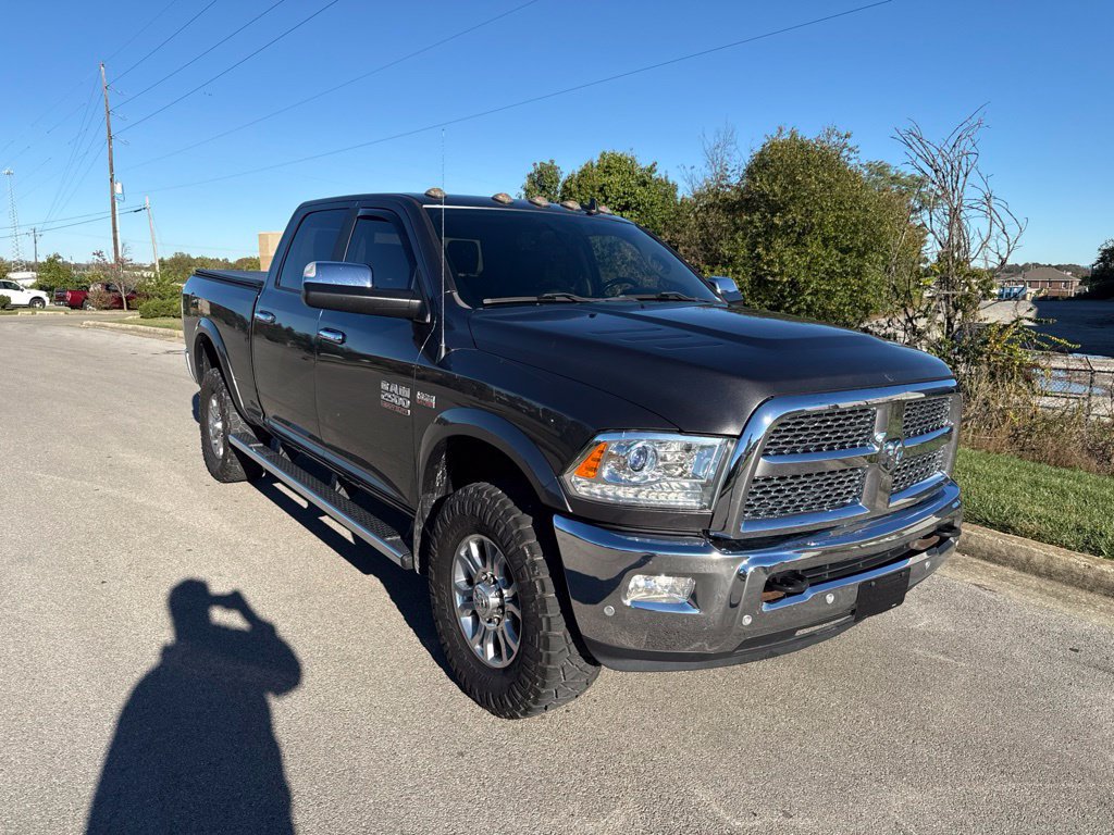 Used 2018 RAM 2500 Laramie w/ Convenience Group AWD/4WD image 2