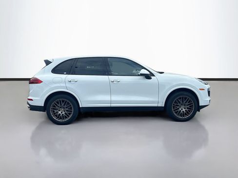Used 2017 Porsche Cayenne AWD/4WD image 2