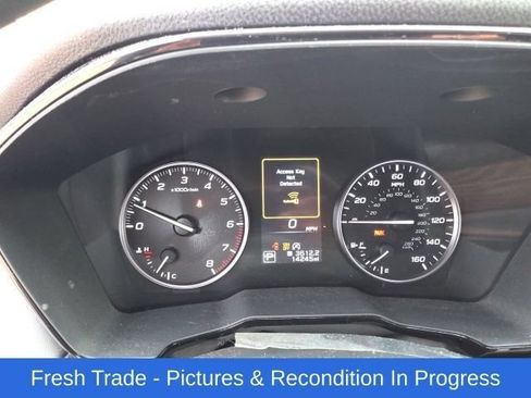 Used 2024 Subaru Outback Premium AWD/4WD image 11
