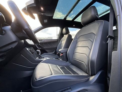 Used 2022 Volkswagen Tiguan SEL R-Line image 11