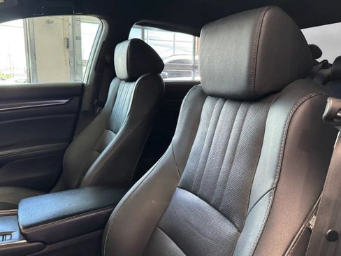 Used 2018 Honda Accord Sport image 10