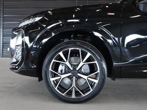 New 2026 Audi Q3 quattro 2.0T AWD/4WD image 5