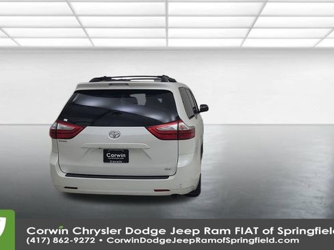 Used 2016 Toyota Sienna L image 13