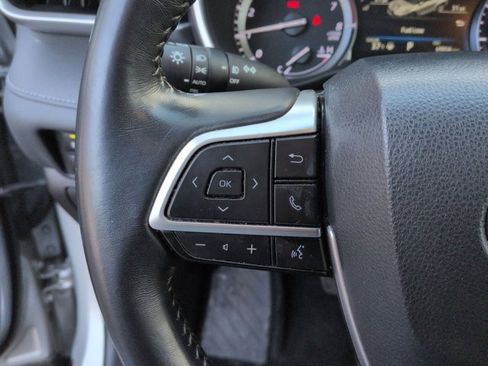 Certified 2022 Toyota Highlander XLE image 19