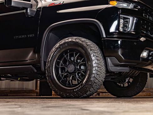 Used 2021 Chevrolet Silverado 2500 LTZ w/ LTZ Plus Package AWD/4WD image 15
