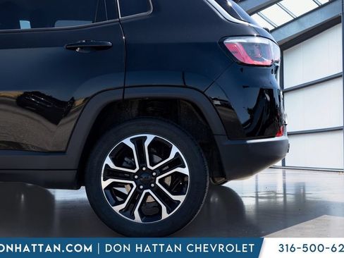 Used 2022 Jeep Compass Limited AWD/4WD image 32
