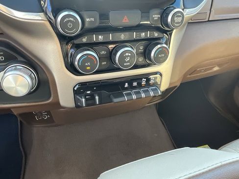 Used 2019 RAM 1500 Laramie image 19