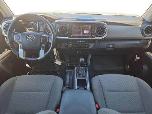 Used 2022 Toyota Tacoma SR5 w/ Technology Package AWD/4WD image 9