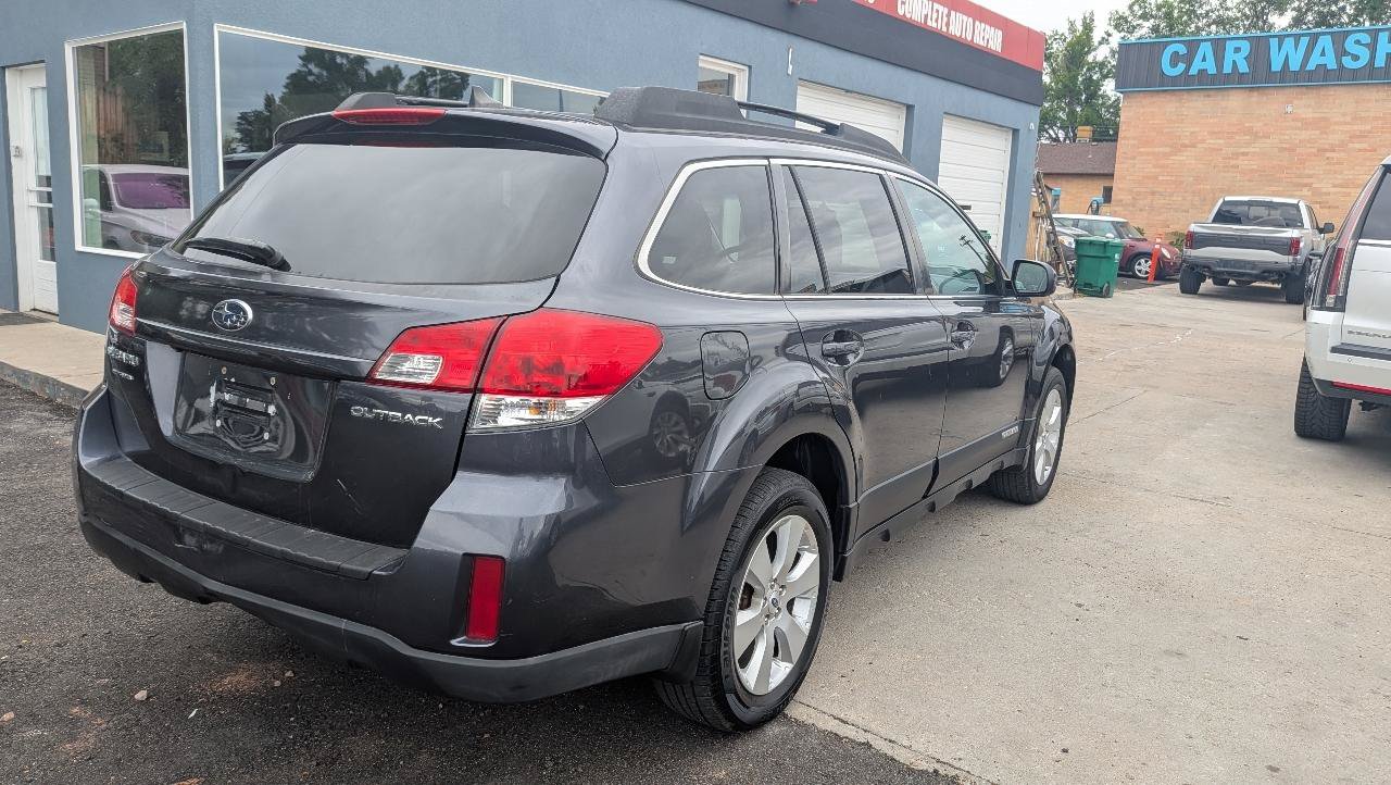 Used 2011 Subaru Outback 2.5i Limited AWD/4WD image 5