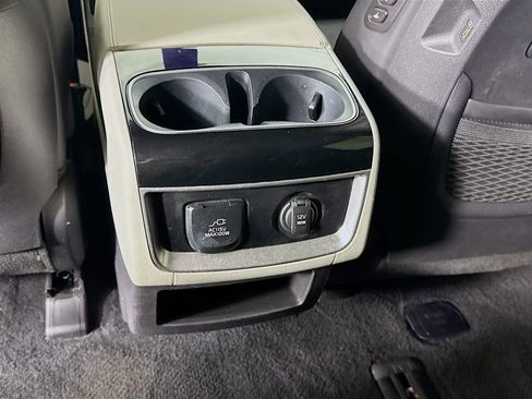 Used 2023 Kia Carnival SX image 30