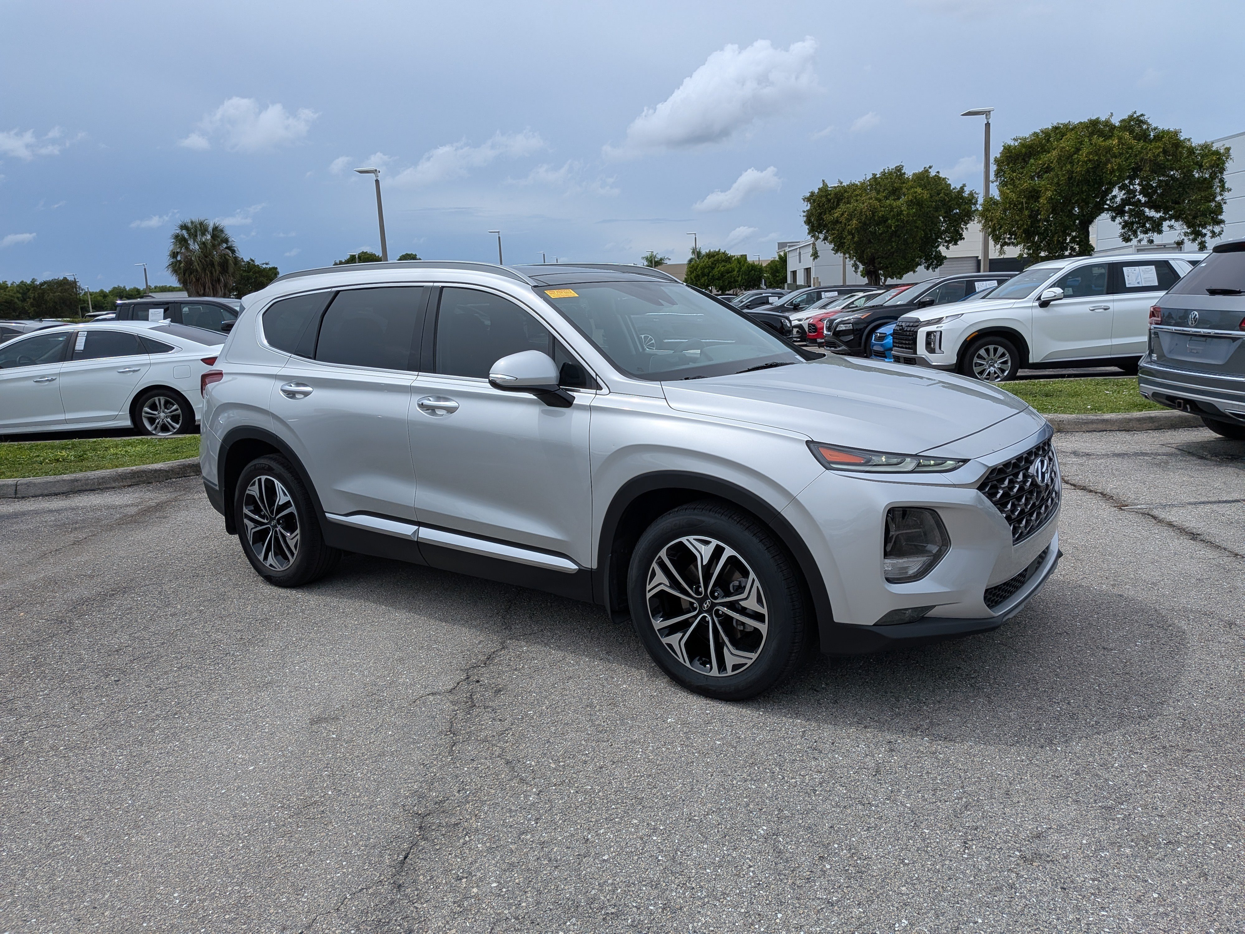 Used 2019 Hyundai Santa Fe FWD image 1