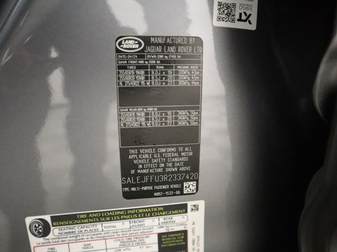 Used 2024 Land Rover Defender 130 S image 36