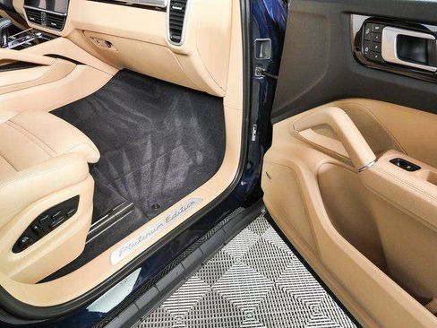 Certified 2023 Porsche Cayenne Platinum Edition AWD/4WD image 27