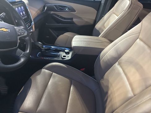 Used 2023 Chevrolet Traverse Premier AWD/4WD image 3