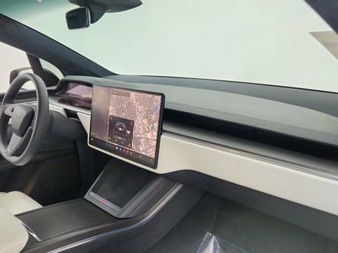 Used 2024 Tesla Model X Plaid image 21