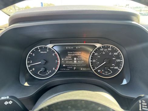 Used 2022 Nissan Rogue SV w/ SV Premium Package image 15