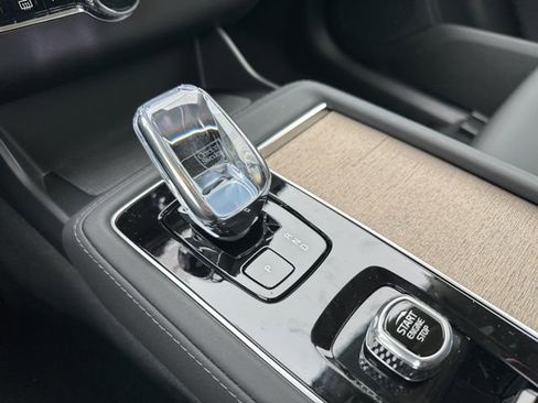 New 2026 Volvo XC90 B6 Plus w/ Protection Package Premier image 14