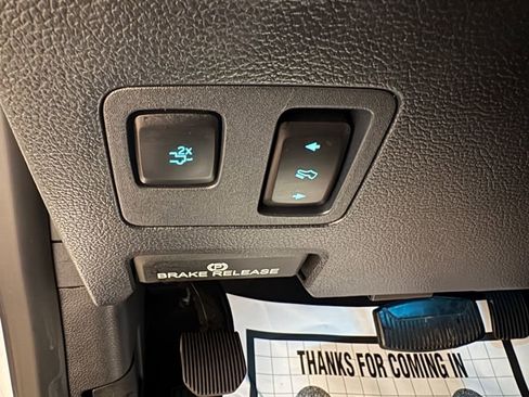 Used 2022 Ford F250 Lariat w/ Black Appearance Package image 19