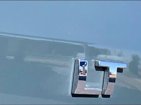 Certified 2025 Chevrolet Trax LT w/ Driver Confidence Package image 10