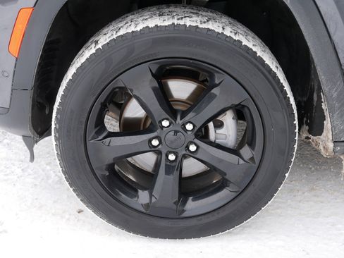 Certified 2024 Jeep Grand Cherokee L Limited w/ Luxury Tech Group II image 15