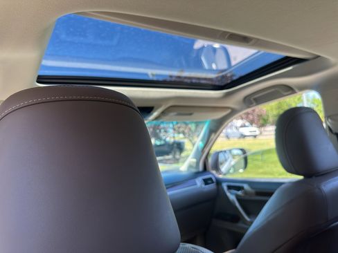 Used 2019 Lexus GX 460 Premium AWD/4WD image 18